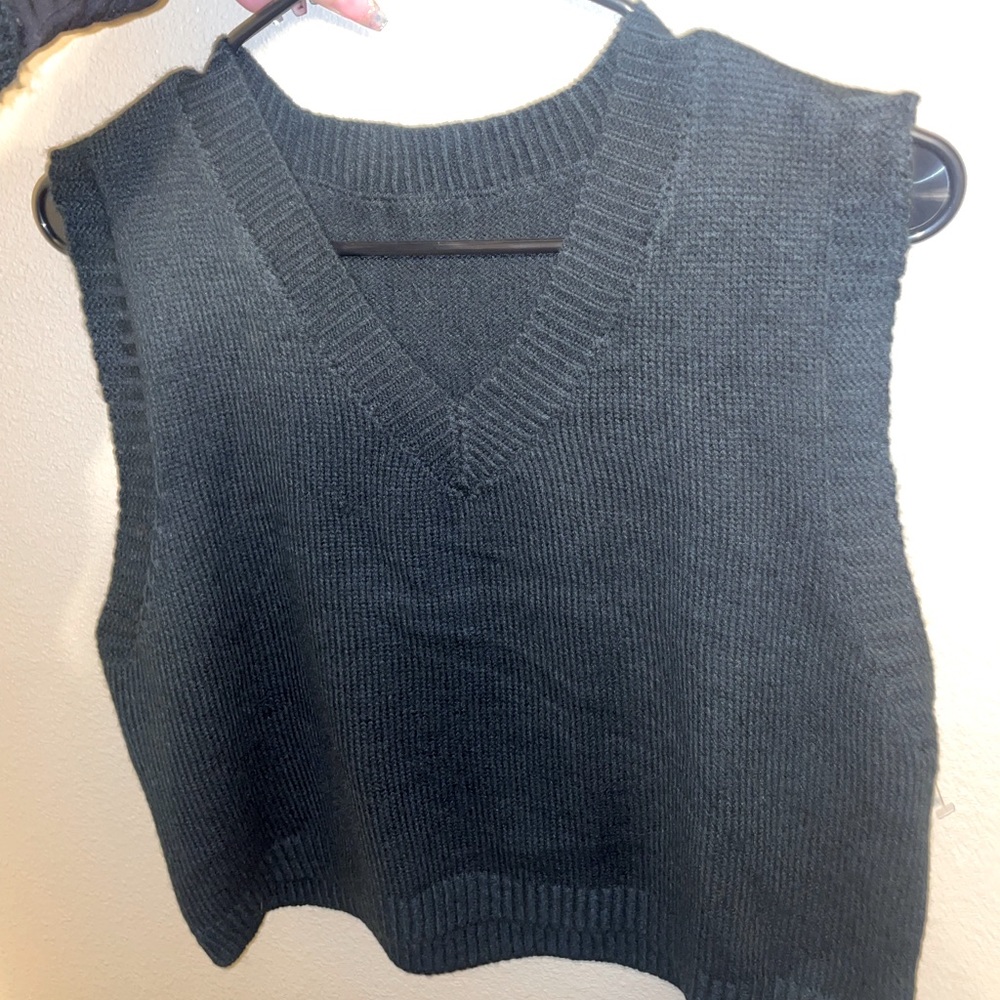 Large Black Sweater Vest